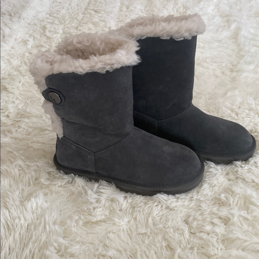 Koolaburra Black Winter Boots with Cream Fur